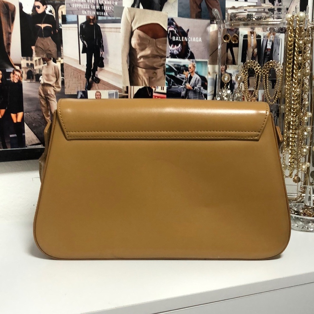 Camel colored purse - Picture 2 of 5